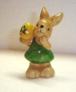 Hase Groß Stehend Mit Eiern - Farbe Grün