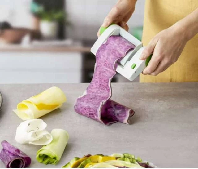Betty Bossi Veggie Sheet Slicer (Gemüseblatt-Schneider) 4 Betty Bossi Veggie Sheet Slicer (Gemüseblatt-Schneider) – Bild 2